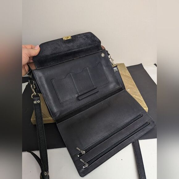 Leather shoulder bag brown and black multiple compartments - Picture 9 of 10